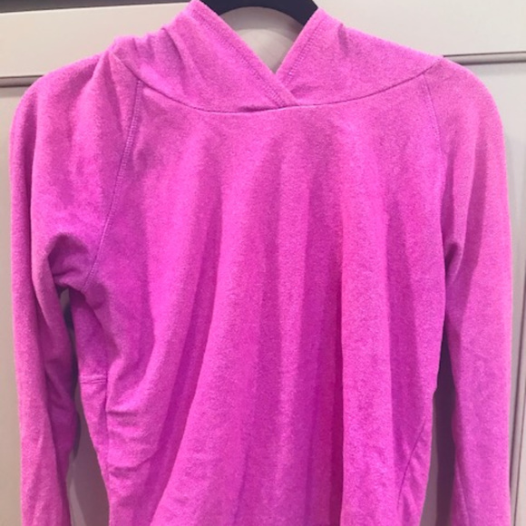 New Balance Hi-low Hooded Long Sleeve Sweatshirt - Picture 4 of 5